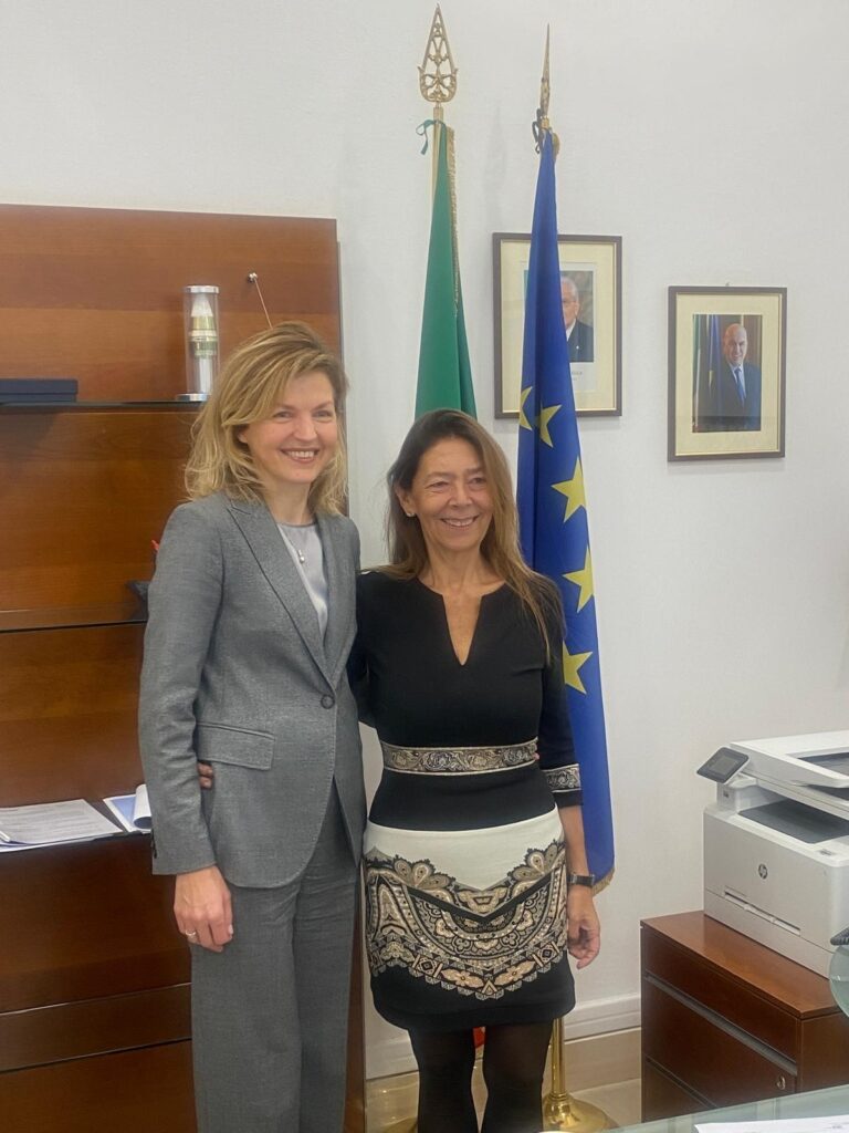 General Director of AID meets the Ambassador of the Republic of Lithuania / Il Direttore Generale di AID incontra l'Ambasciatore della Repubblica di Lituania. - 1